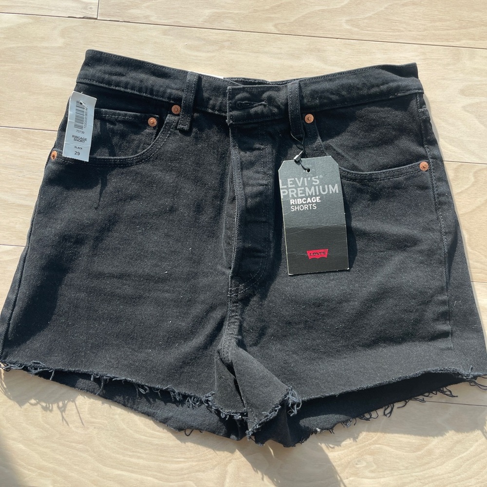 👖NWT! | Levi’s x Aritzia Charcoal Denim Shorts